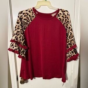 Women’s red leopard top, size 4x